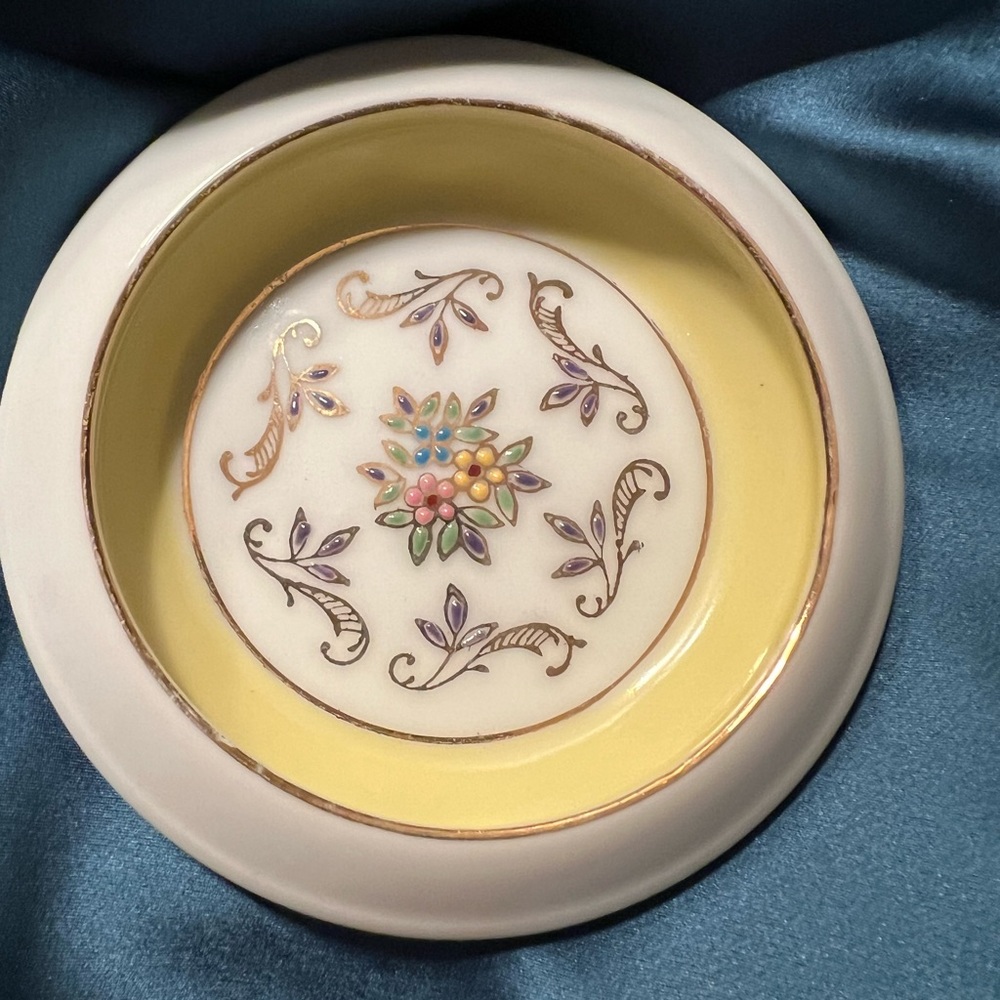 Inventory Check - Japan  Made Hand Painted Estate Vintage Trinket Dish